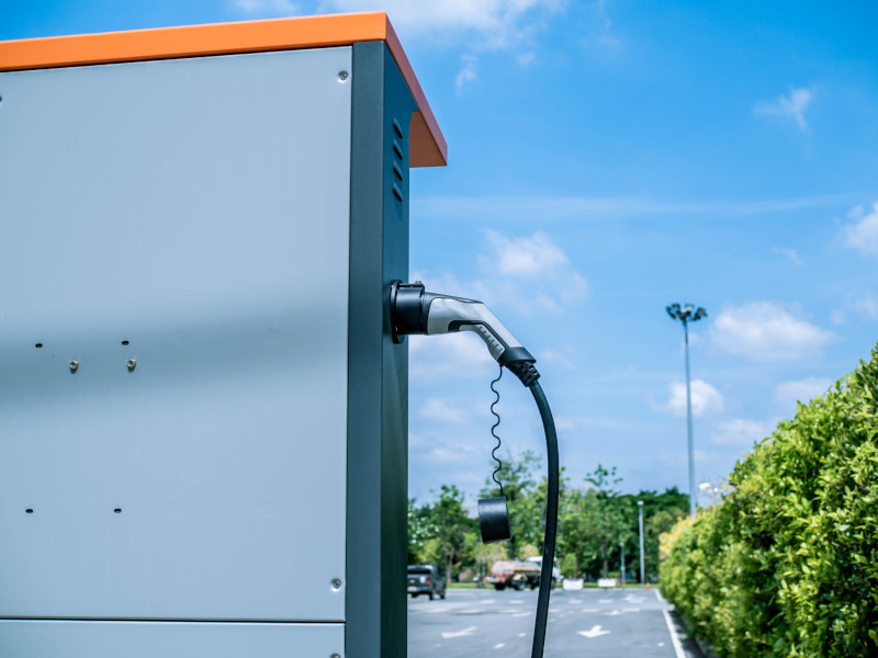 Packaging solution for commercial EV charging stations